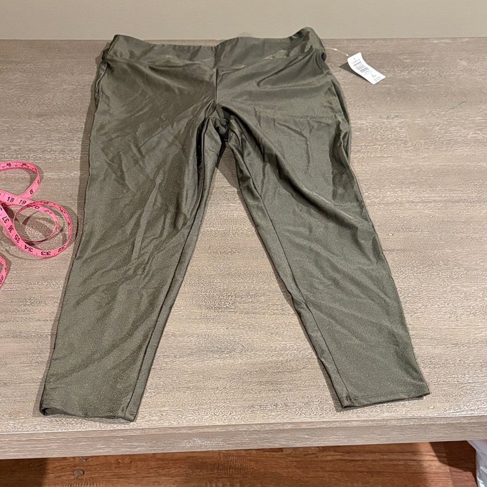 TORRID | metallic like looking leggings with a scrunch butt 2X